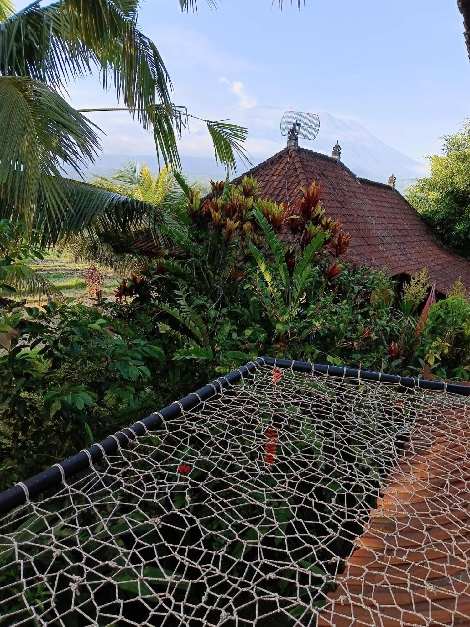 Great Mountain Views Villa Resort Selat Экстерьер фото