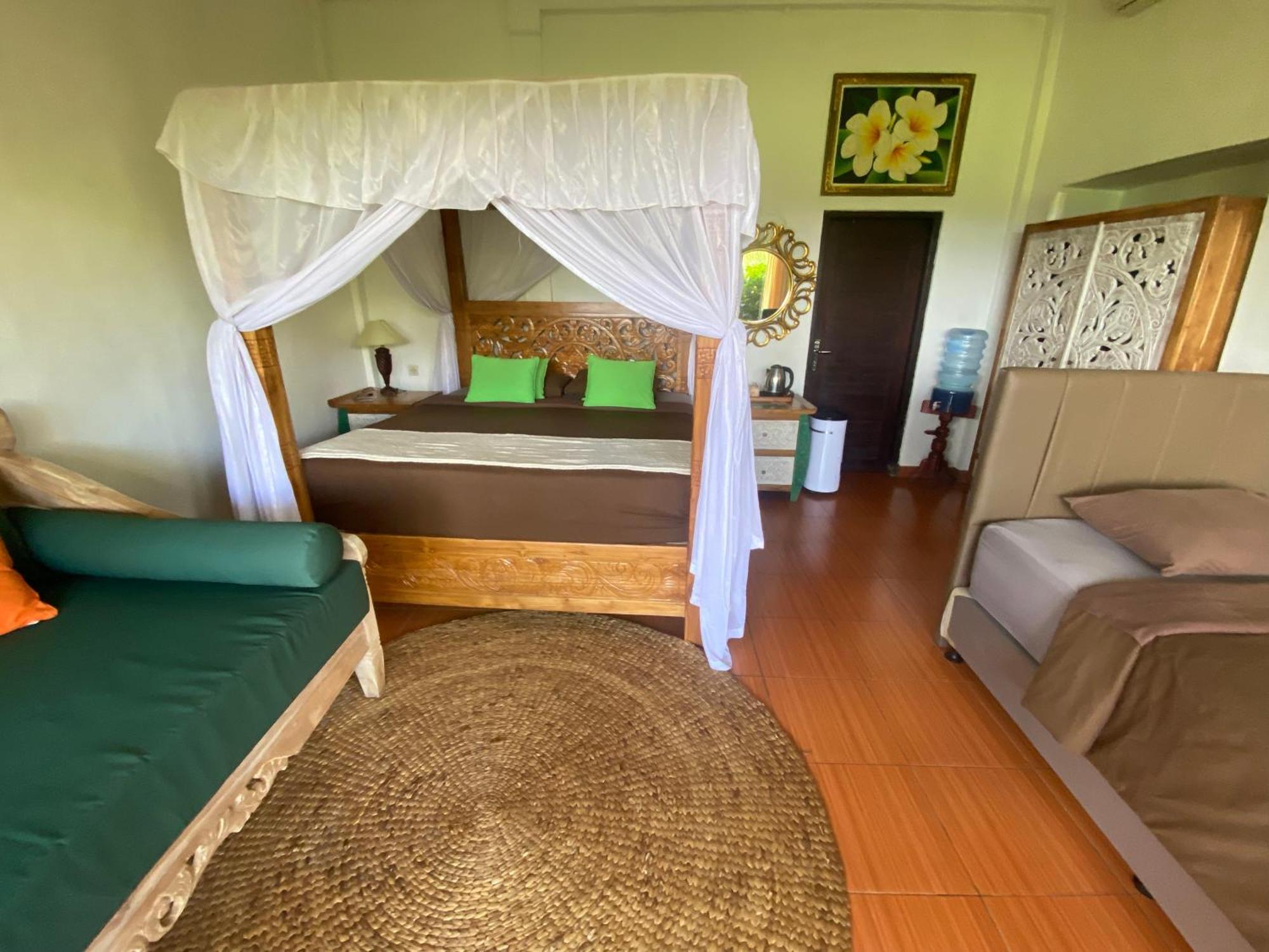 Great Mountain Views Villa Resort Selat Номер фото