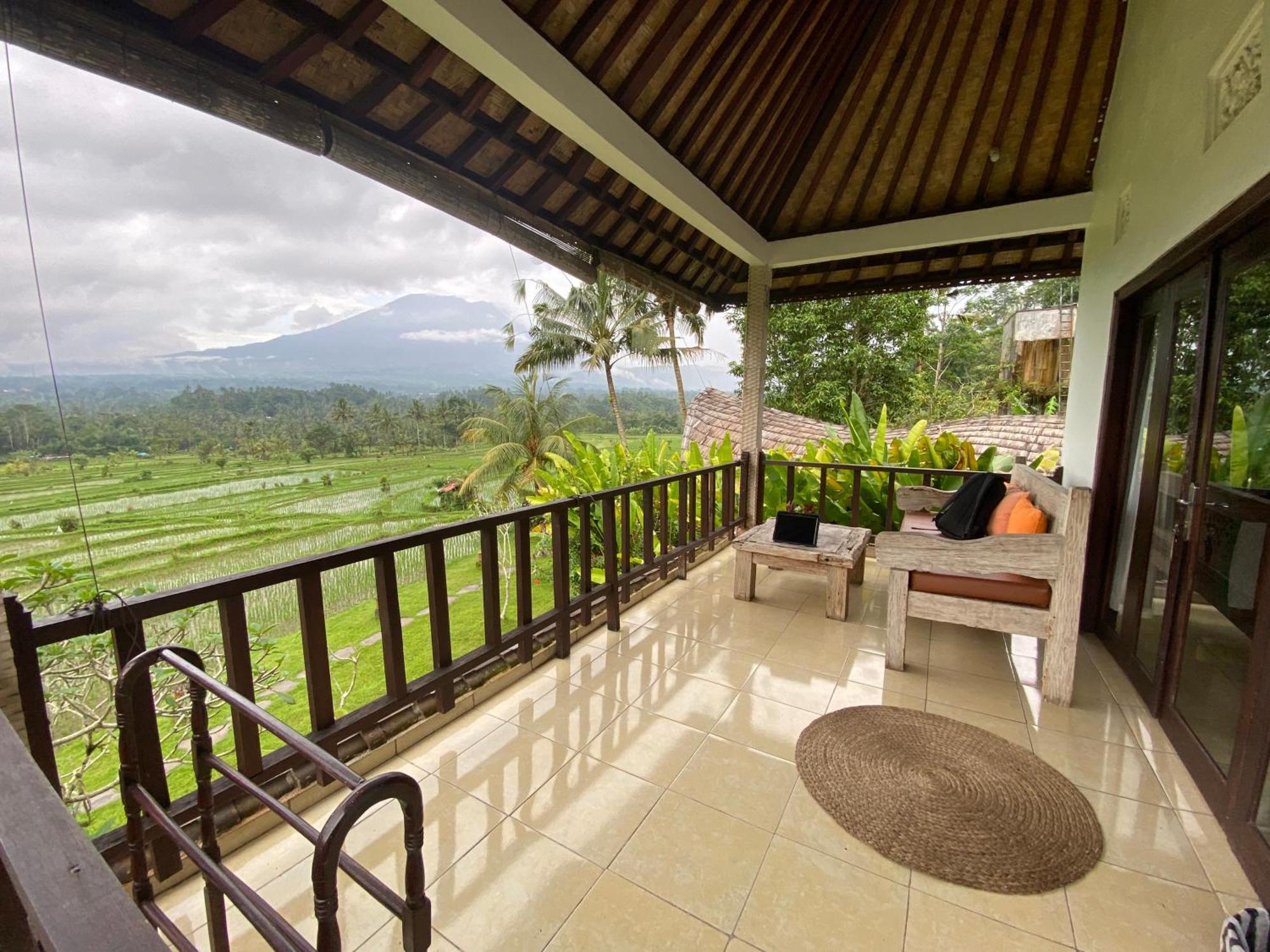 Great Mountain Views Villa Resort Selat Экстерьер фото