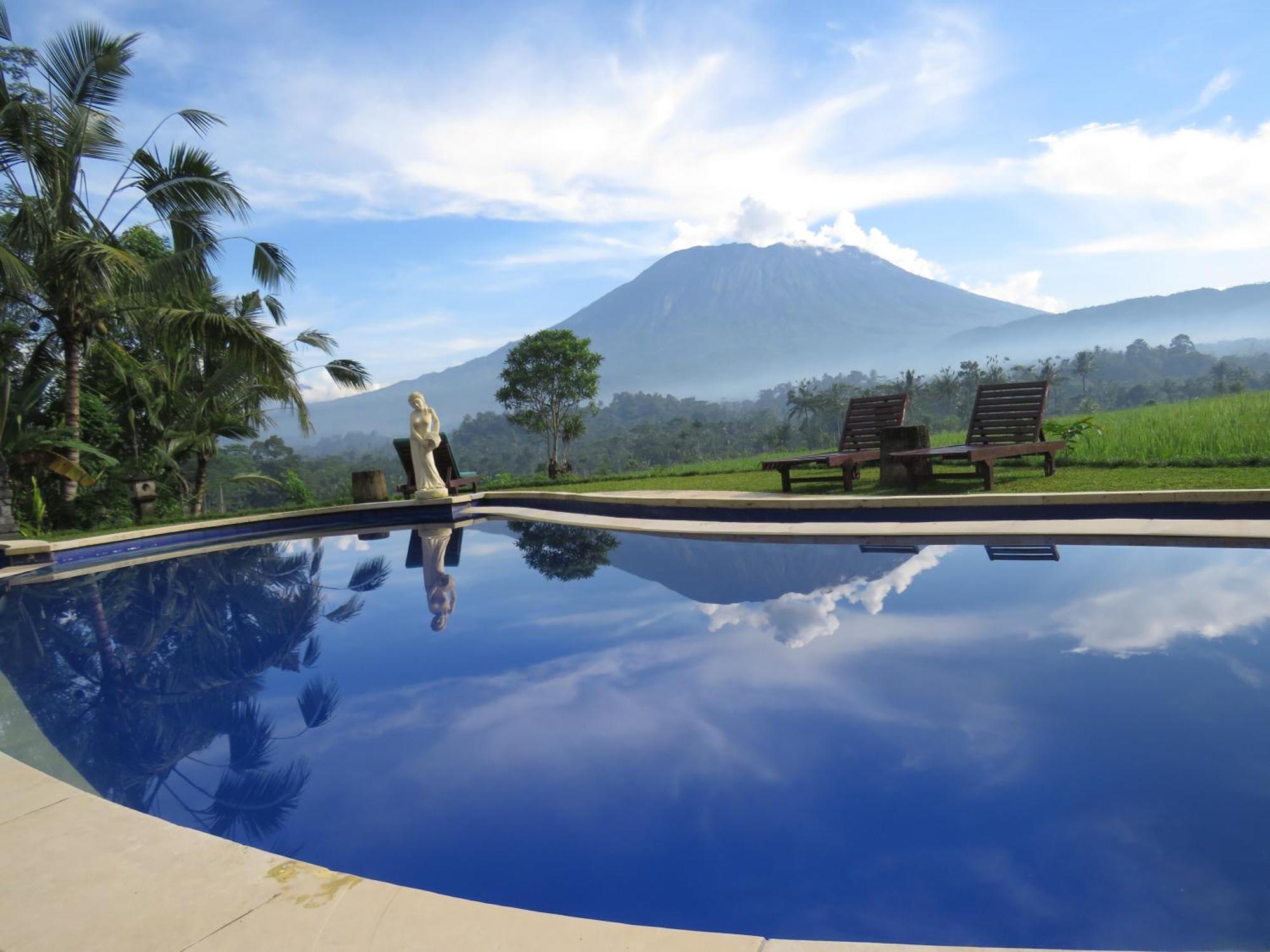 Great Mountain Views Villa Resort Selat Экстерьер фото