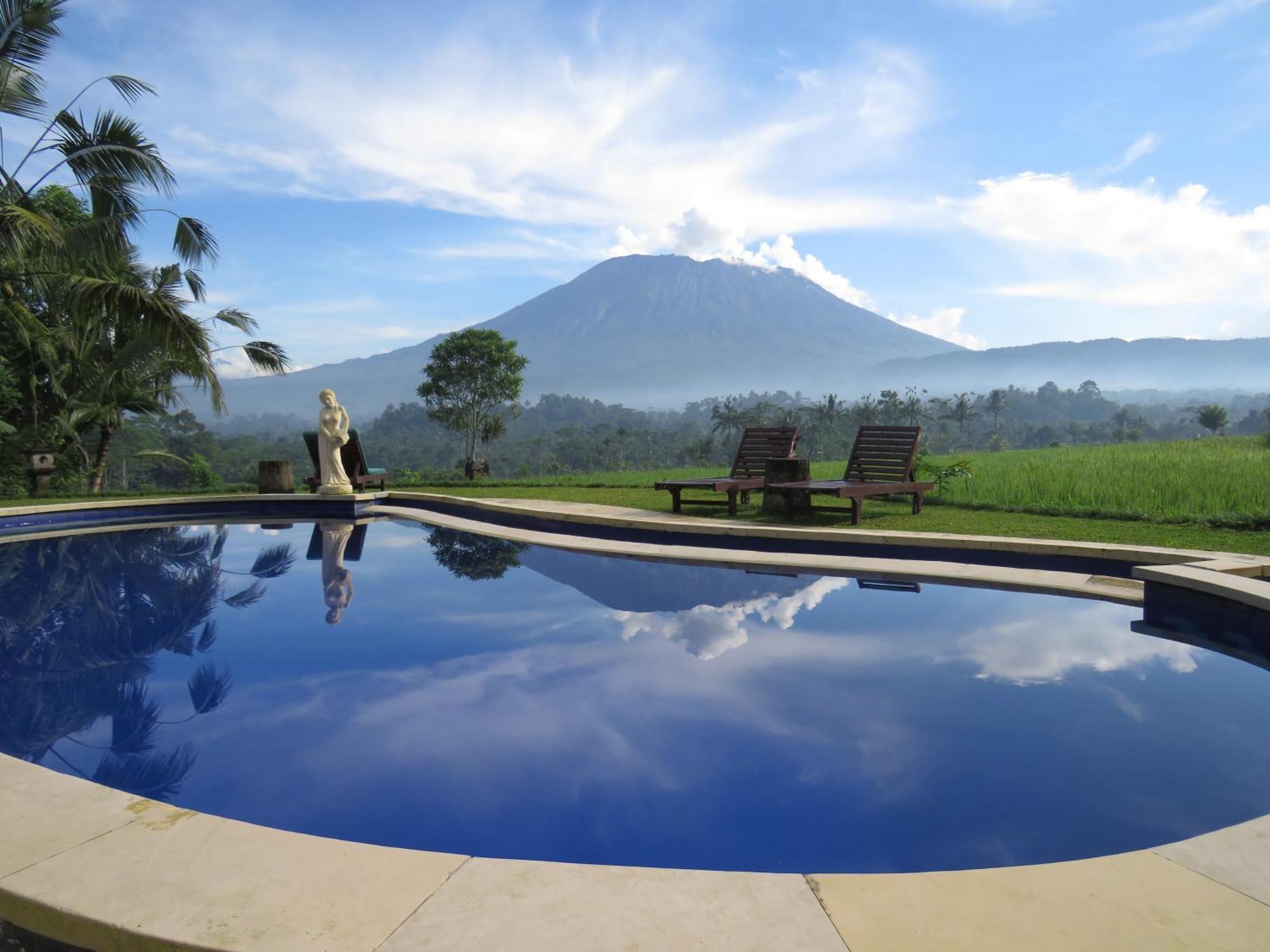 Great Mountain Views Villa Resort Selat Экстерьер фото