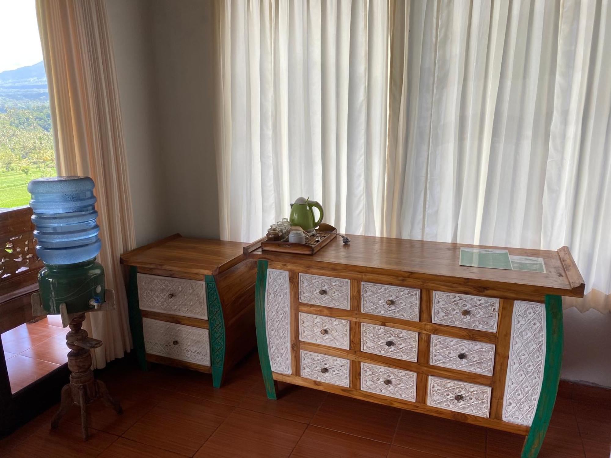 Great Mountain Views Villa Resort Selat Номер фото