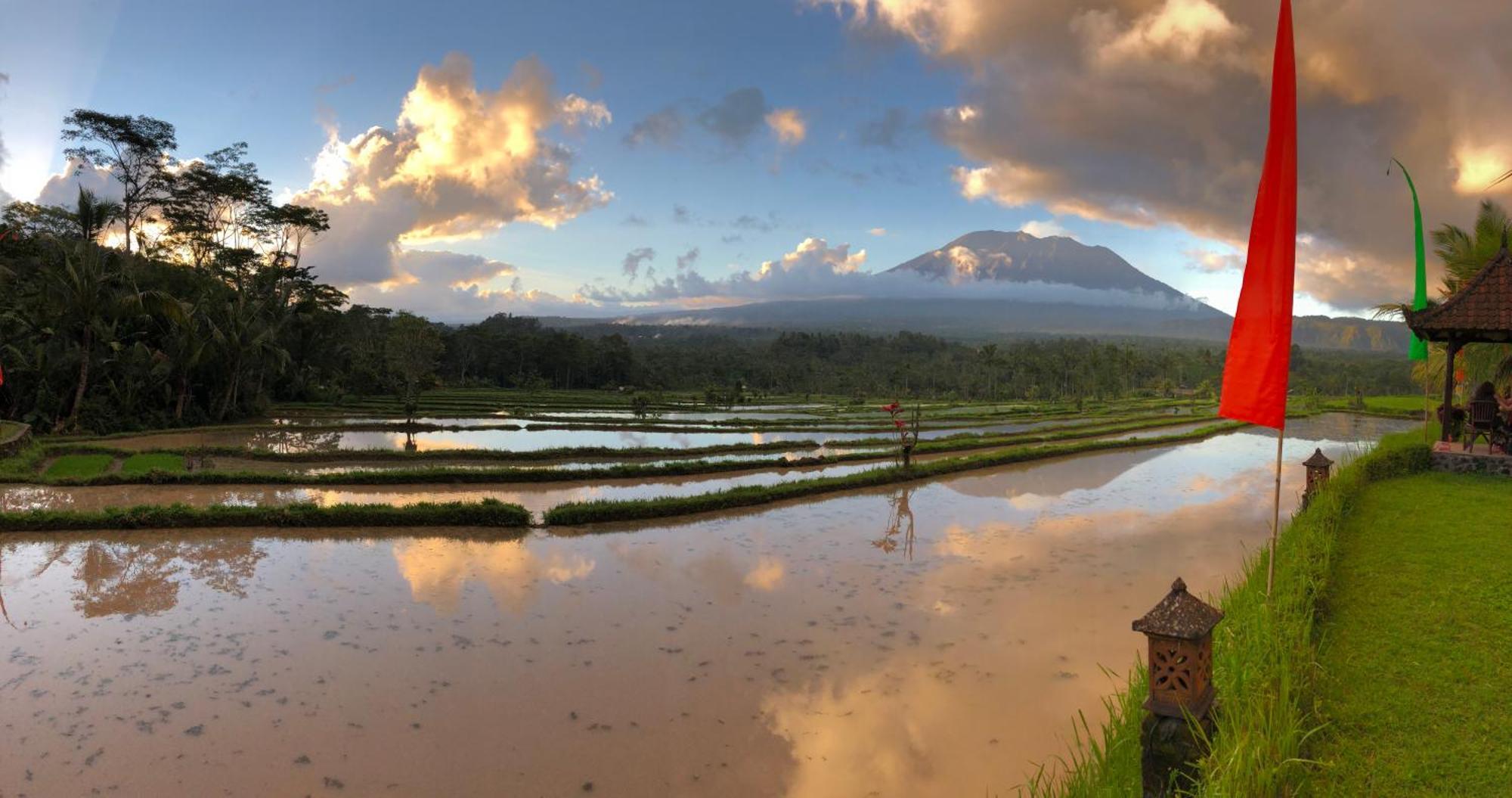 Great Mountain Views Villa Resort Selat Экстерьер фото