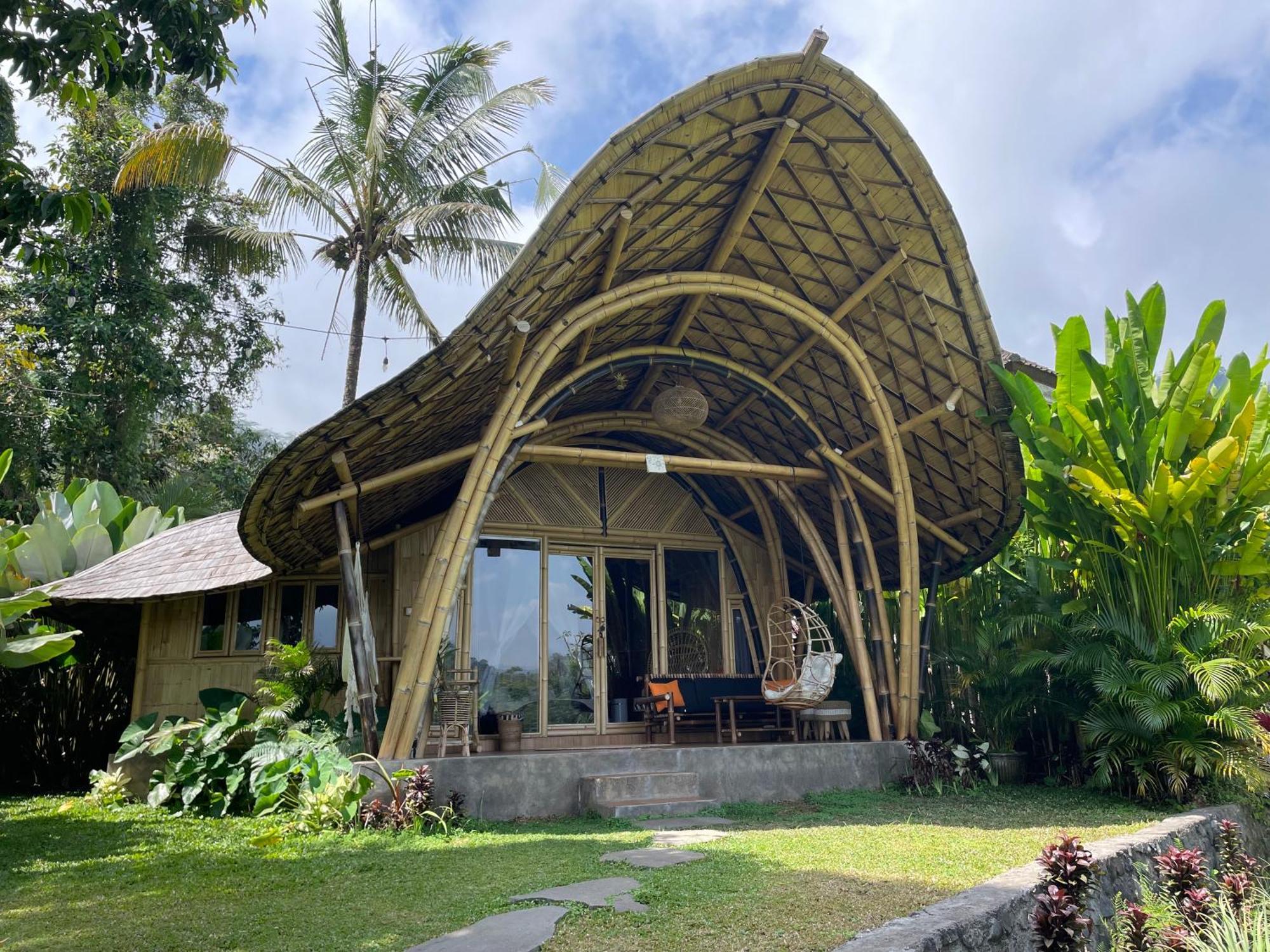 Great Mountain Views Villa Resort Selat Экстерьер фото
