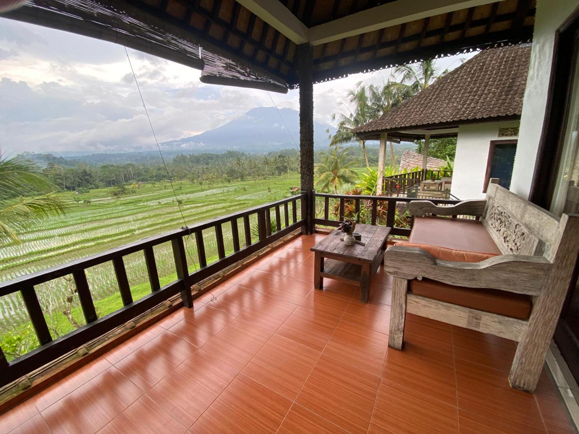 Great Mountain Views Villa Resort Selat Экстерьер фото
