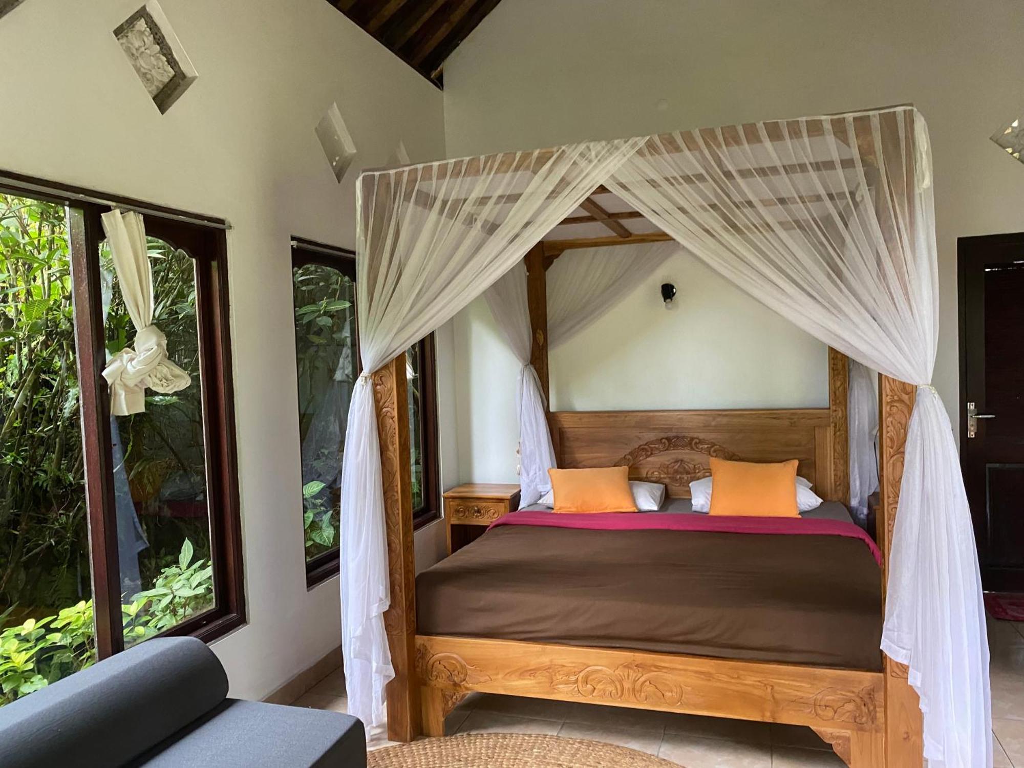 Great Mountain Views Villa Resort Selat Номер фото