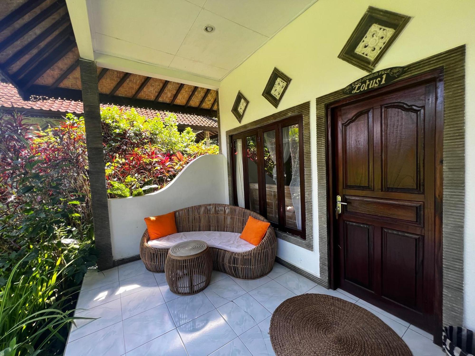 Great Mountain Views Villa Resort Selat Номер фото